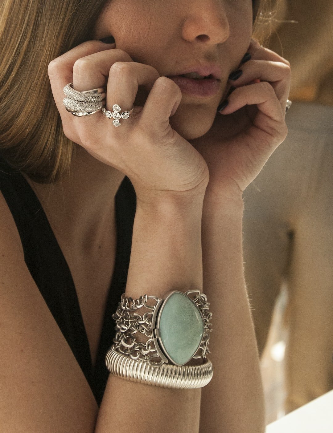 Layering Your Jewelry: The Ultimate Guide to a Stylish Look - TI.CO